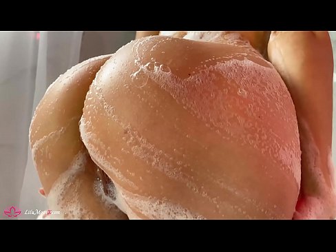 ❤️ Bruneta masturbuje kundu vibrátorem až k intenzivnímu orgasmu ve sprše ️❌ Porno video u cs.sexafinkarasskaz.ru ❌️